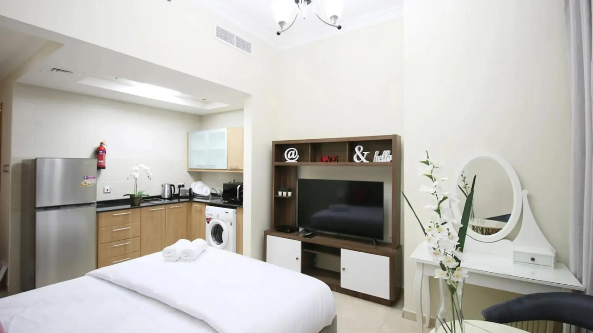 Studio In Dubai Marina By Beach & Metro - Z313
